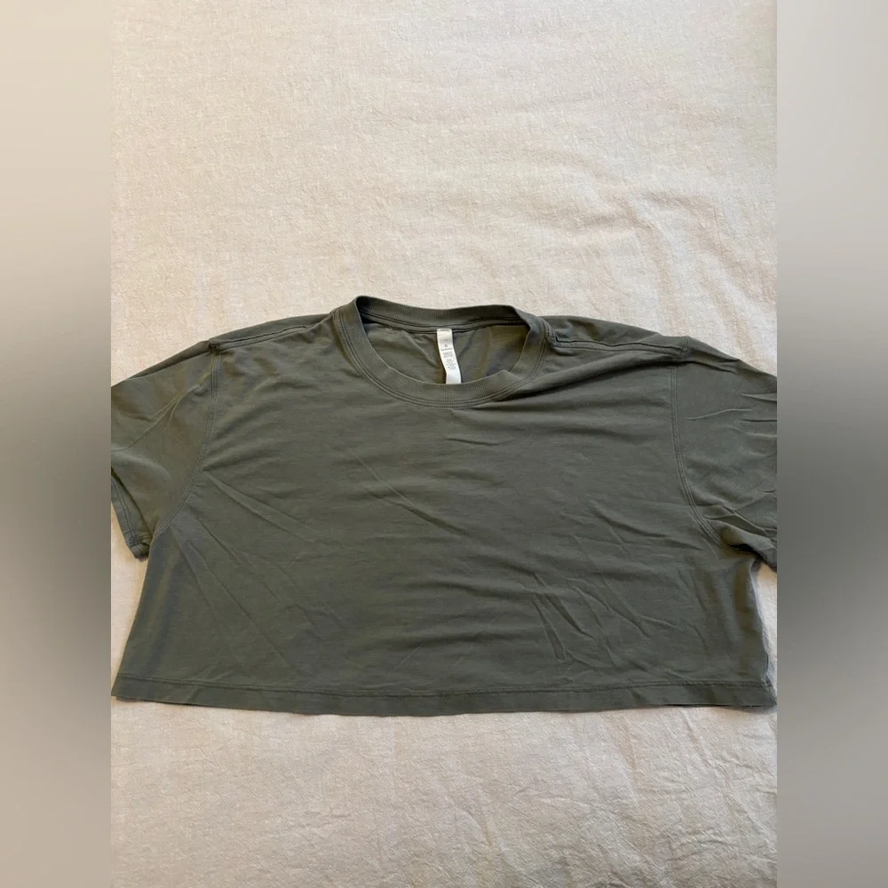 LULULEMON Cates Cropped Tee - Picture 2 of 3